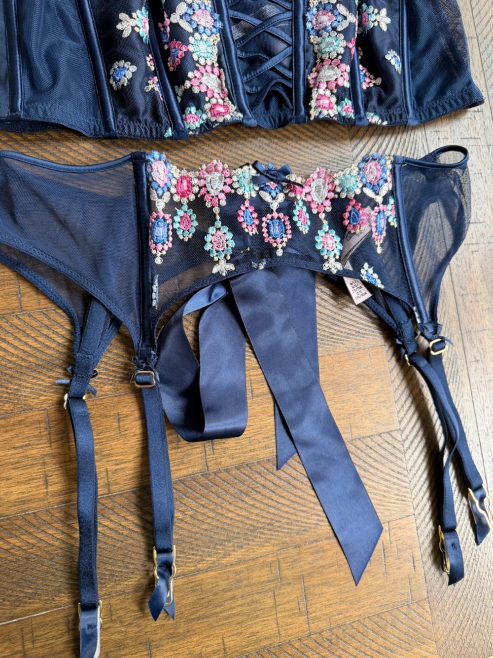 Victoria's Secret Navy Embroidered Lace-Up Bustier & Garter - Picture 4 of 12